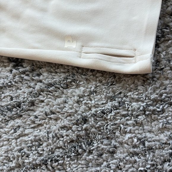 Women's Cream Jacket

Front zip closure
Two front zip pockets
Thumbholes
 
NWOT - Picture 3 of 7